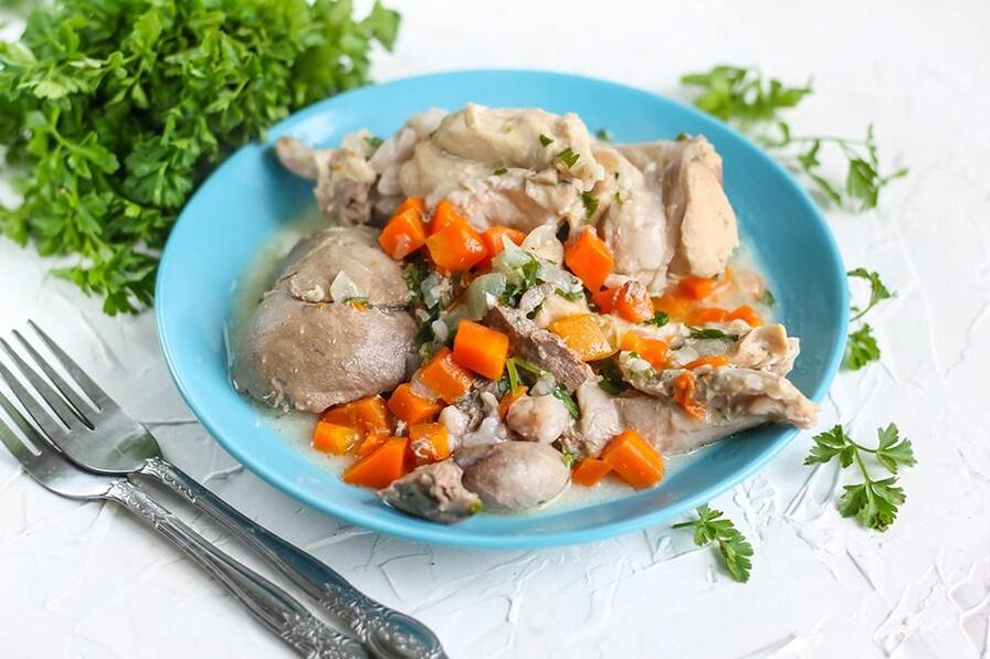 Daging arnab dengan zucchini rebus