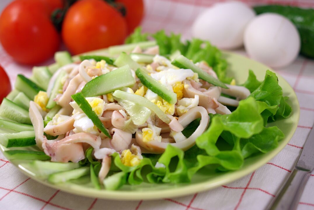 Salad dengan sotong