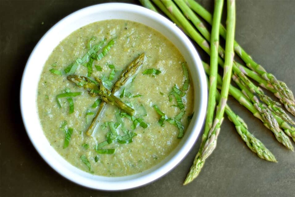 Sup ayam dan asparagus