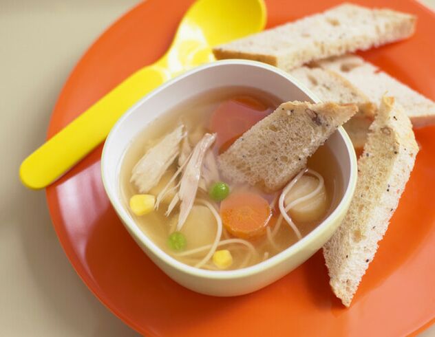 Sup ayam dengan crouton